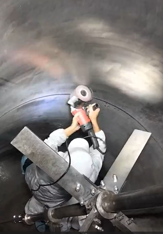 đánh-bóng-bồn-inox
