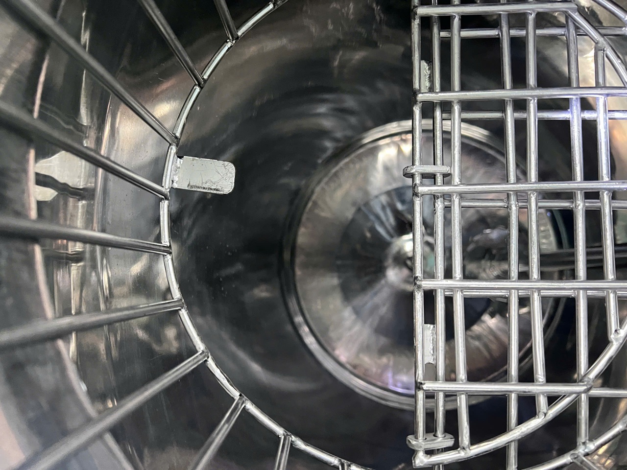 đánh-bóng-bồn-inox