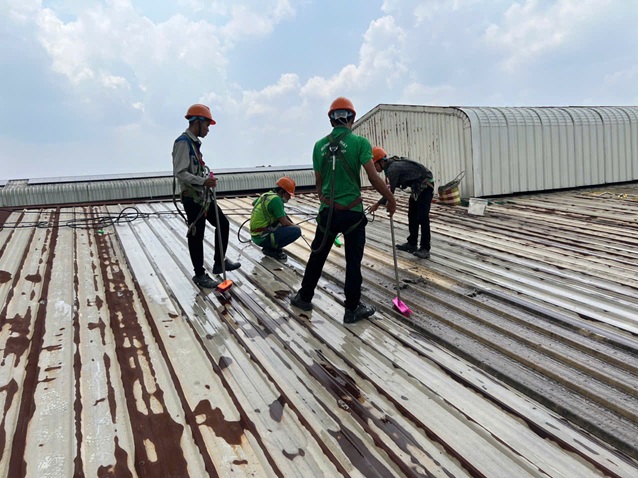 chống-n&oacute;ng-m&aacute;i-t&ocirc;n-nh&agrave;-xưởng